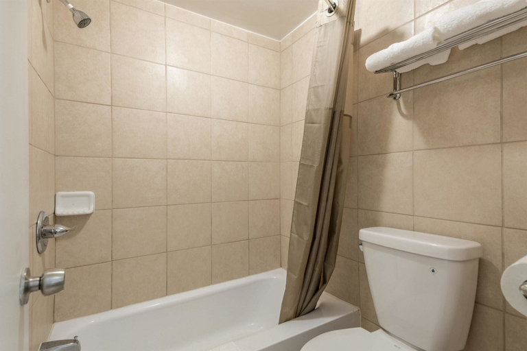 Bathroom 5, Motel 6 Schenectady, NY, Albany