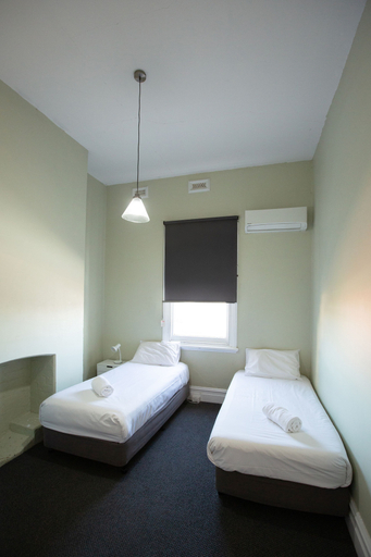 Bedroom 3, Finley Country Club Hotel Motel, Berrigan