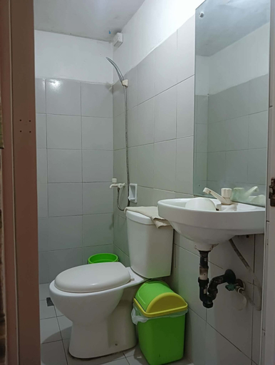Bathroom 4, Constrell Pension House, Tagbilaran City