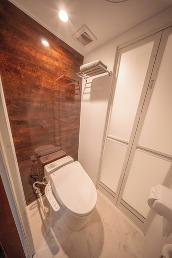 Bathroom 3, Plus One Fujisaki, Fukuoka