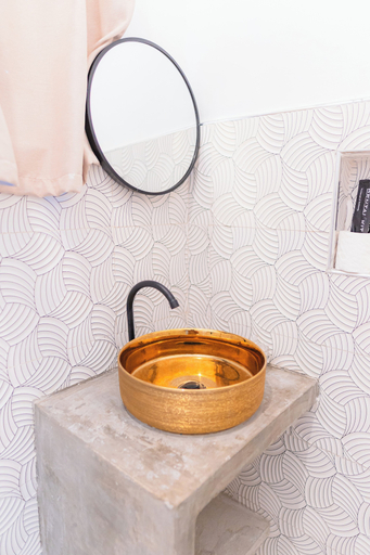 Bathroom 5, Bintana Sa Paraiso, Mambajao