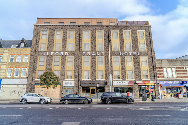 Exterior & Views 2, ILFORD GRAND HOTEL (Fully Air Conditioned), London