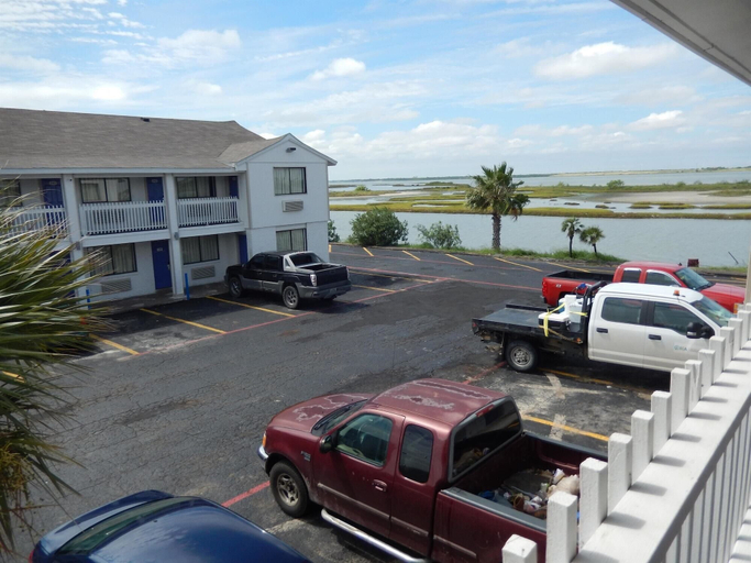 Public Area, Motel 6 Portland, TX, San Patricio