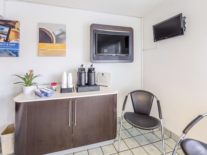 Others 5, Motel 6 Yreka, CA, Siskiyou