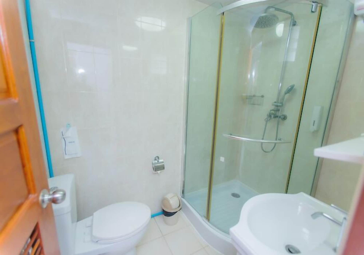 Bathroom 4, Bloom Guesthouse, Muang Chiang Mai
