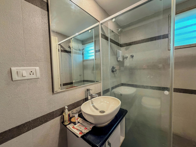 Bathroom 4, Zip By Spree Hotels Surabi International Vellore, Vellore