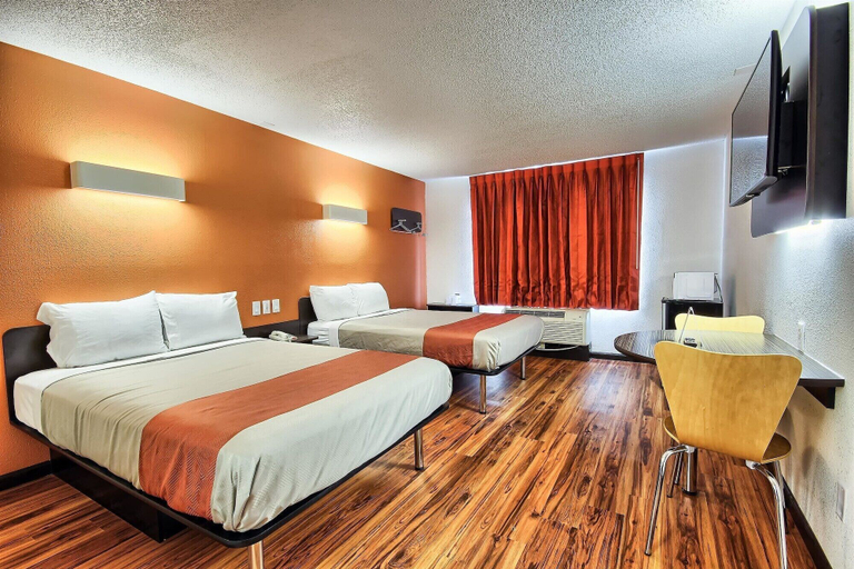 Bedroom 4, Motel 6 Columbus, OH - West, Franklin