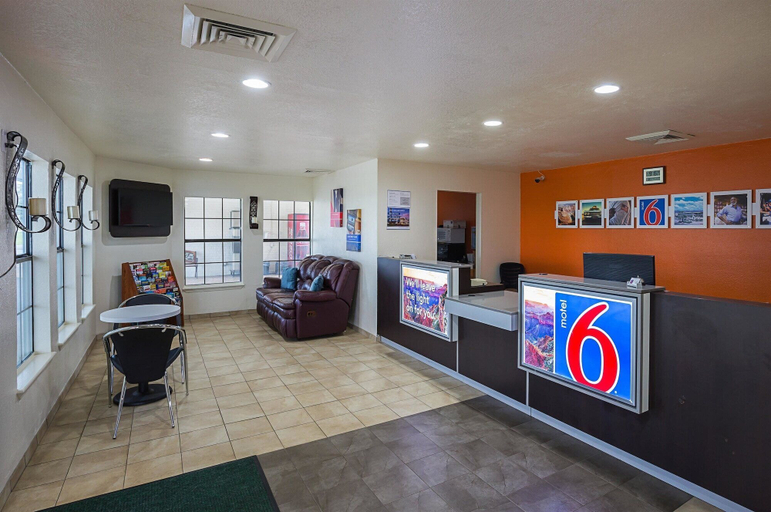 Others 5, Motel 6 Madisonville, TX, Madison