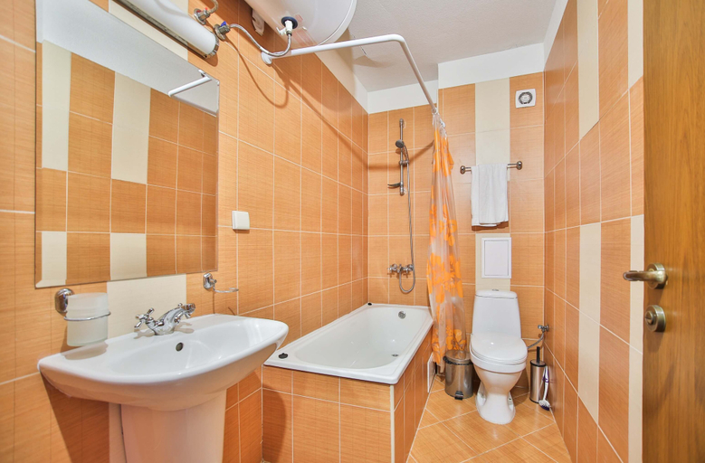 Bathroom 5, Pirin Golf & Country Club Apartment Complex, Razlog