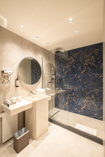 Bathroom 5, Hyllit Hotel, Antwerpen