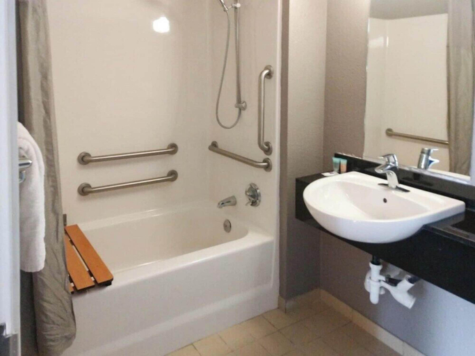 Bathroom 4, Motel 6 Cheyenne, Laramie