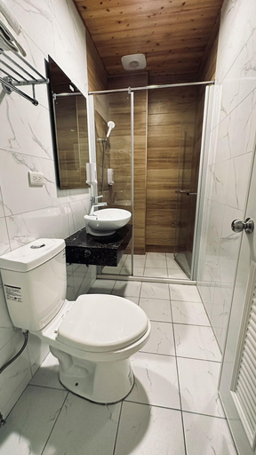 Bathroom 4, Cushare Tainan B&B, Tainan