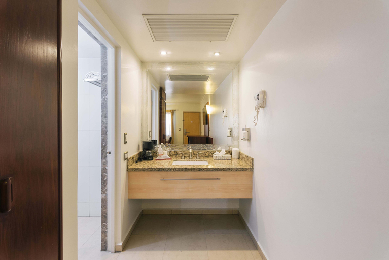 Bathroom 3, Hotel San Sebastian, Hermosillo