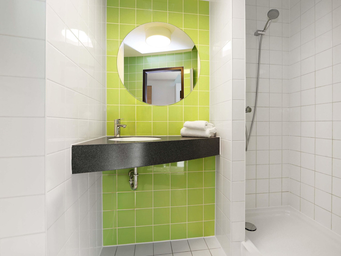 Bathroom 5, B&B Hotel Berlin-Tiergarten, Berlin