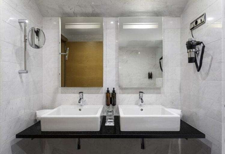 Bathroom 4, Eurostars Indautxu, Vizcaya