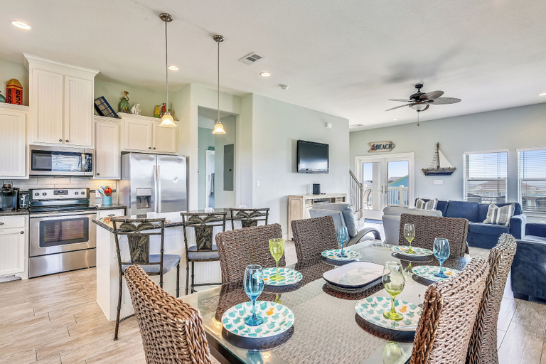 Food & Drinks, A Salty Kiss by Ryson Vacation Rentals, Galveston