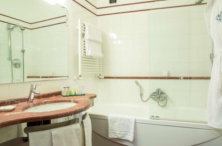 Bathroom 5, Residenza Mecenate, Rome