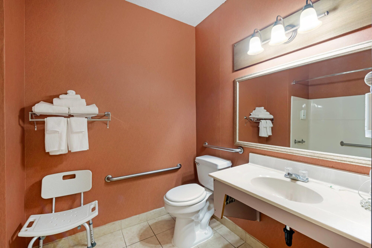 Bathroom 4, Quality Inn Bemidji, Beltrami