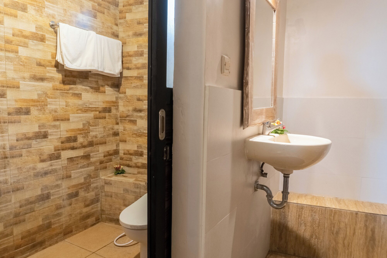 Bathroom 5, Uma Shanty Homestay, Karangasem