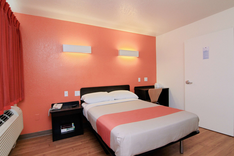 Bedroom 3, Motel 6 Old town Scottsdale/Fashion Square, Maricopa