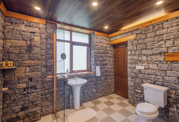 Bathroom, The Hideaway Cottage - Parwanoo, Solan