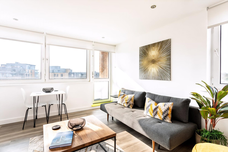 Others 5, Bright London Bridge Apartment, London