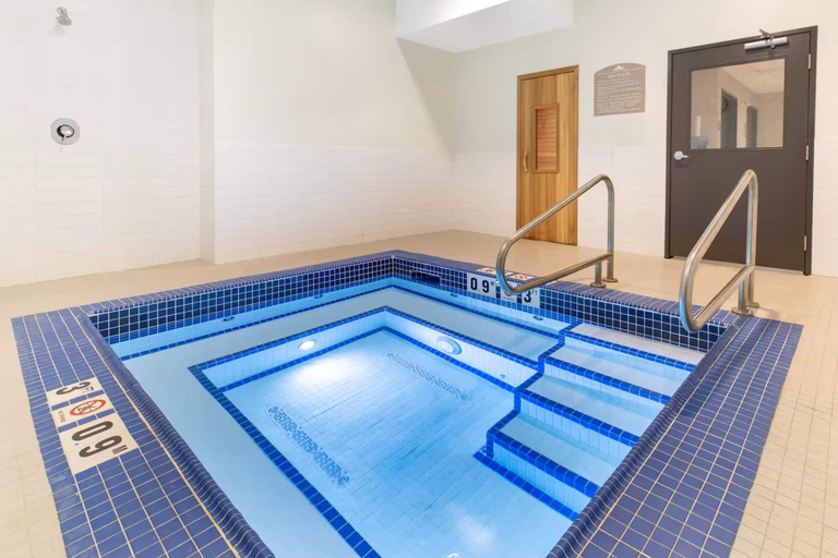 Sport & Beauty 2, Microtel Inn & Suites By Wyndham Fort Mcmurray, Division No. 16