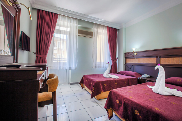 Bedroom 4, Kleopatra Ada Hotel - All Inclusive, Alanya