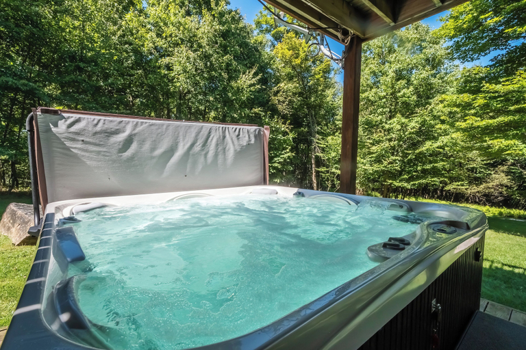 Sport & Beauty, Lucky 12 by Taylor Made Deep Creek, Garrett