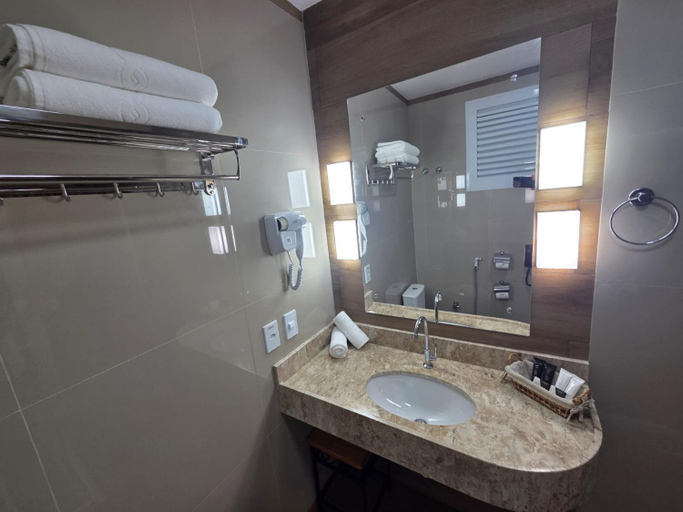 Bathroom, Hotel Sao Francisco, Penedo