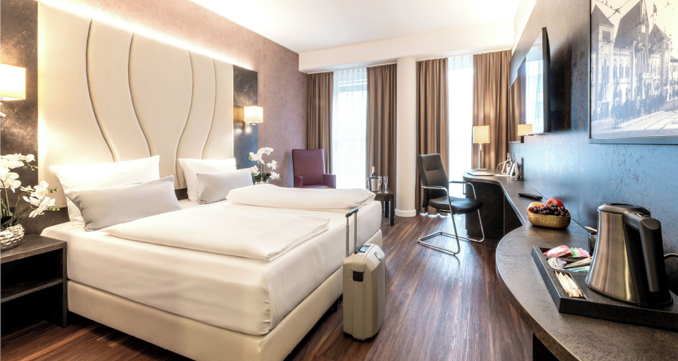 Bedroom 1, PLAZA Premium Berlin Kurfürstendamm, Berlin