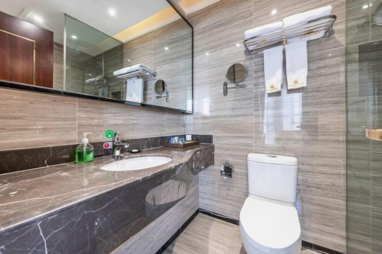 Bathroom 3, Henglong International Hotel, Karamay