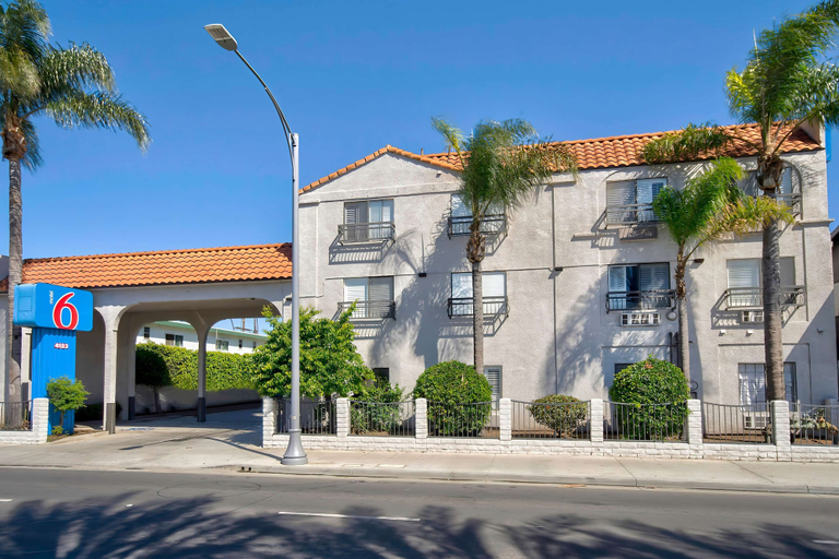 Exterior & Views 1, Motel 6 Inglewood, CA, Los Angeles