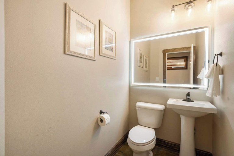 Bathroom 3, That Lakefront Taneycomo House - Branson, Taney
