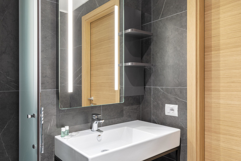 Bathroom 4, B&B Hotel Brescia, Brescia