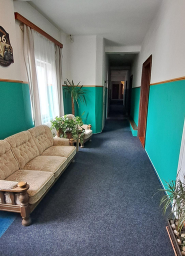 Others 4, Hotel Mrazek, Pardubice