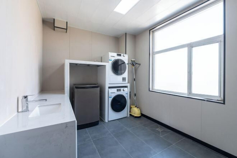 Bathroom 3, GreenTree Inn Express Hotel (Weihai High-speed Railway Terminal Port Branch), Weihai