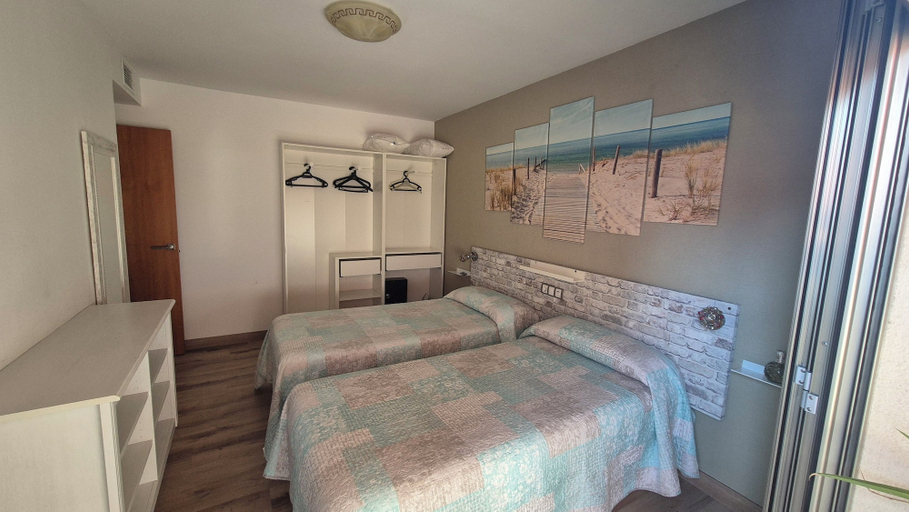 Bedroom 3, Attic Airport Barcelona, Cruise Port, Barcelona