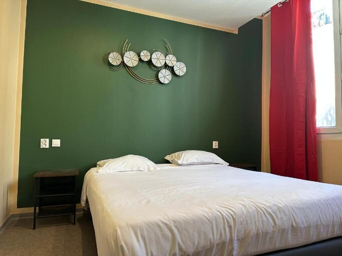 Bedroom 5, Hotel Le Beausejour, Bouches-du-Rhône