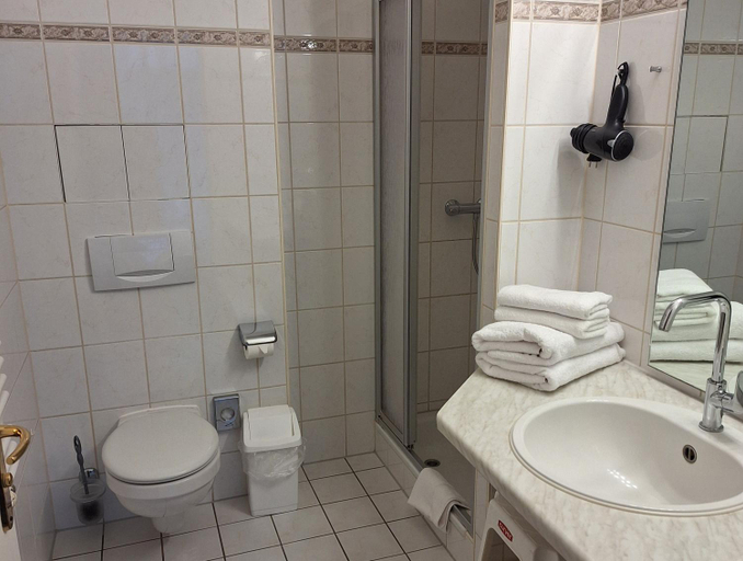 Bathroom, Tina, Rostock
