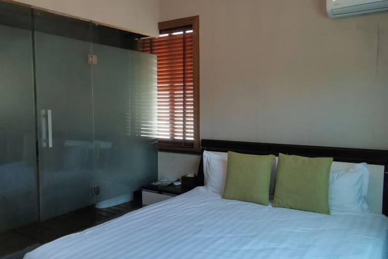 Bedroom 2, Qingmei Zhuma Inn, Huzhou
