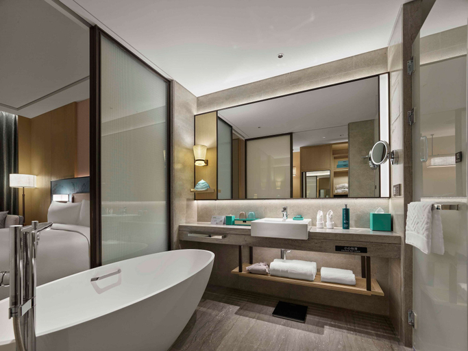 Bathroom 5, DoubleTree by Hilton Taizhou Shenxianju, Taizhou