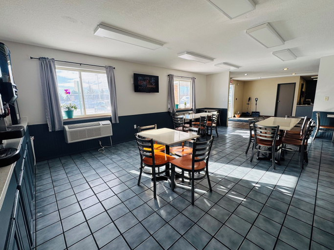 Food & Drinks 5, Baymont by Wyndham Sault Ste Marie MI, Chippewa