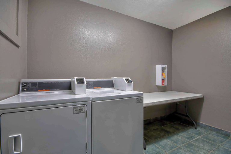 Others 5, Motel 6 Texarkana, TX, Bowie