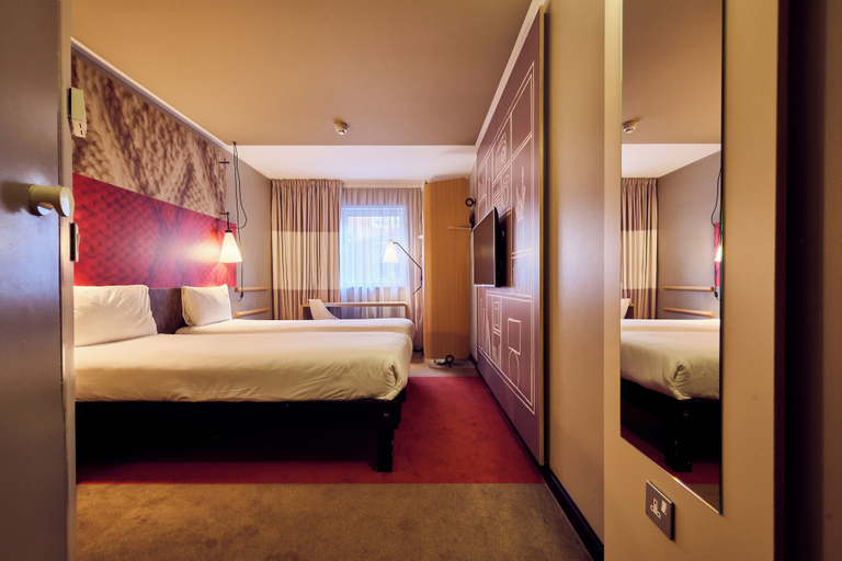 Bedroom 3, a&o Manchester City Centre, Manchester