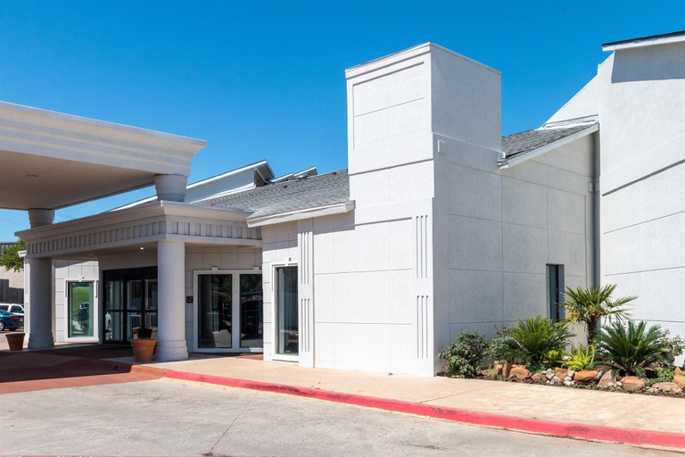 Exterior & Views 2, Studio 6 Arlington, TX, Arlington