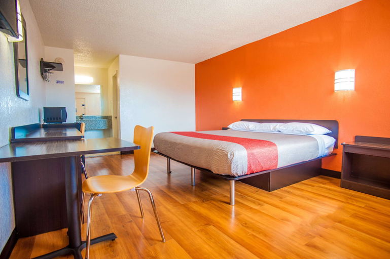 Bedroom 3, Motel 6 Corsicana, TX, Navarro