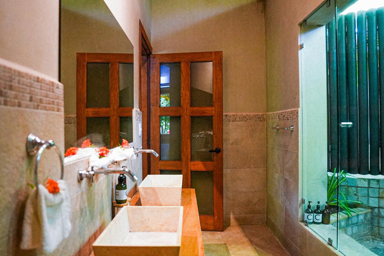 Bathroom 2, Playa Cielo Beachfront Hotel - Santa Teresa, Costa Rica, Puntarenas