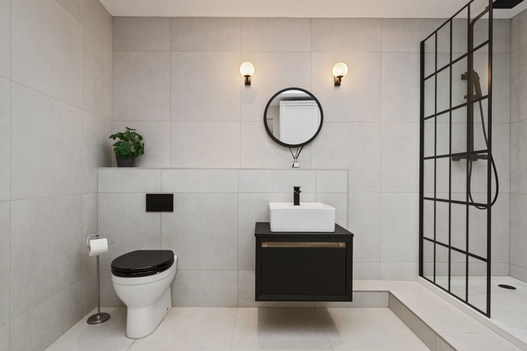 Bathroom 4, Sea Breeze - Spectacular Sea Views, Pembrokeshire