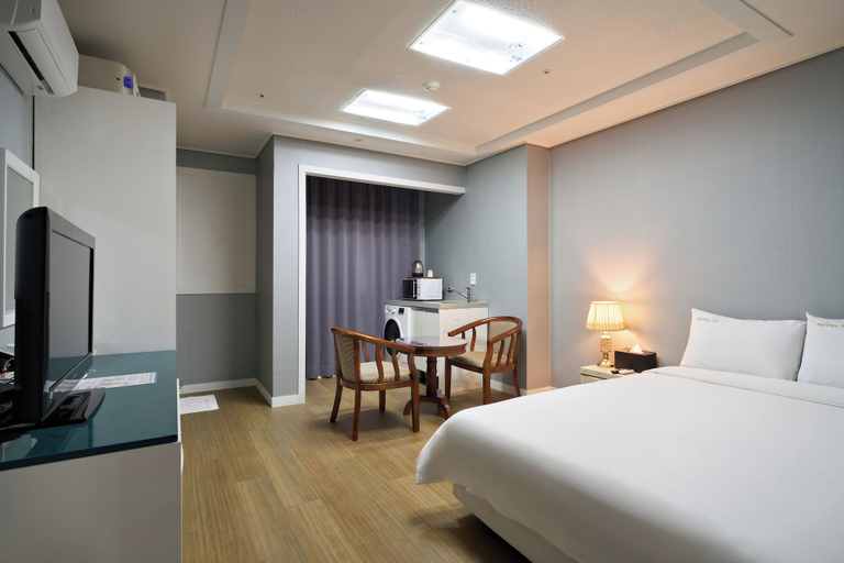 Bedroom 3, Yeongdeungpo VIP Hotel, Yeongdeungpo